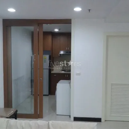 Image 1 - Baan Suanpetch, Soi Sukhumvit 39, Vadhana District, Bangkok 10110, Thailand - Apartment for rent