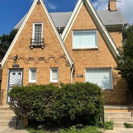 Rent this 3 bed house on Mobil Mart in 6306 Fenkell Street, Detroit