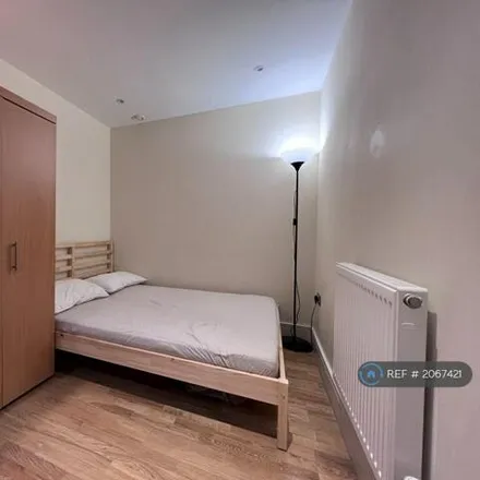 Image 4 - 35 Lincoln Plaza, Millwall, London, E14 9DR, United Kingdom - Apartment for rent