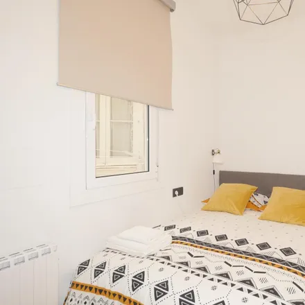 Rent this 5 bed room on Forn Verdaguer in Passeig de Sant Joan, 111