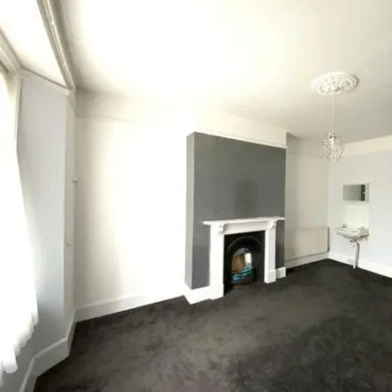 Image 5 - Sunbury Hill, Torquay, TQ1 3EU, United Kingdom - House for rent