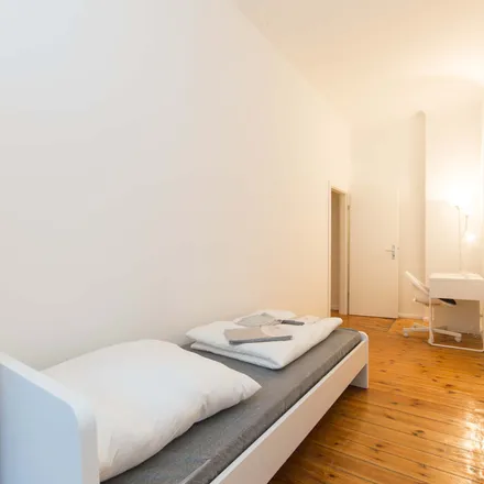 Rent this 3 bed room on Bornholmer Straße 17 in 10439 Berlin, Germany