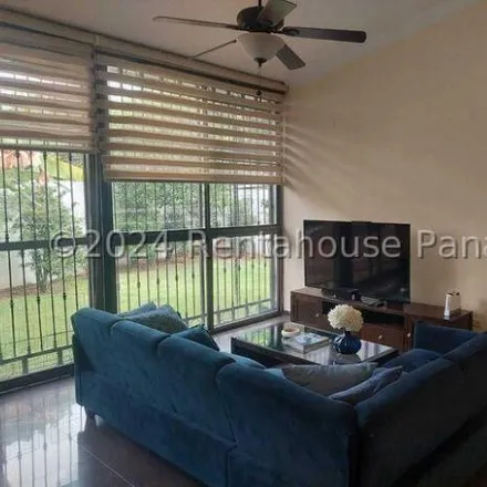 Rent this 3 bed house on Calle Los Fundadores in Villa Lilla, 0816