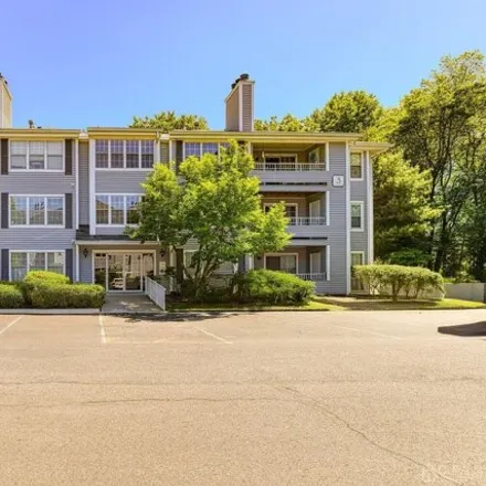 Buy this 2 bed condo on 380 Raintree Court in Helmetta, Middlesex County