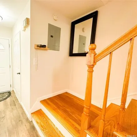 Image 5 - Cross Island Parkway, New York, NY 11359, USA - Townhouse for sale