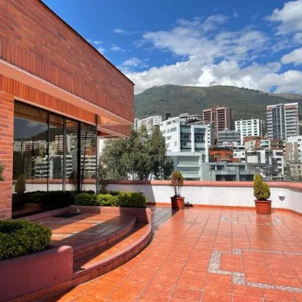Rent this 4 bed apartment on Fraedan in Los Cabildos N41-10, 170104