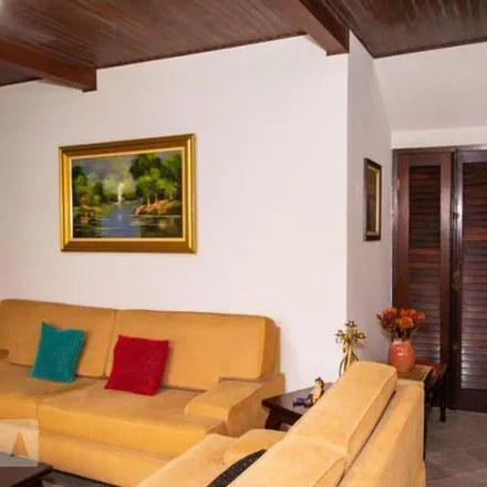 Buy this 4 bed house on Rua Déa Fongaro in Rudge Ramos, São Bernardo do Campo - SP