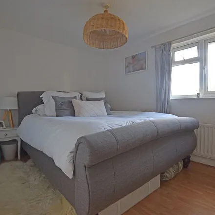 Image 5 - 72 Chantry Meadow, Exeter, EX2 8FR, United Kingdom - Apartment for rent