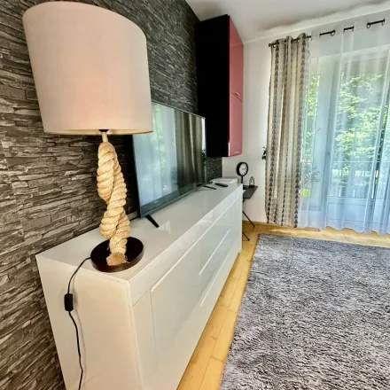 Rent this 2 bed apartment on Palmenstraße 1 in 40217 Dusseldorf, Germany