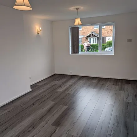 Rent this 3 bed apartment on Rowland Avenue in Sambourne, B80 7QE