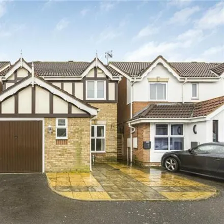 Buy this 3 bed house on Challinor in Harlow, CM17 9XA