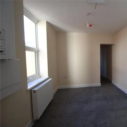 Image 2 - Chetwynd Road, Goldthorn Hill, WV2 4PQ, United Kingdom - Apartment for rent
