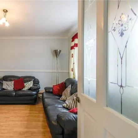 Image 2 - 39 Bowring Close, Bristol, BS13 0DQ, United Kingdom - Townhouse for sale
