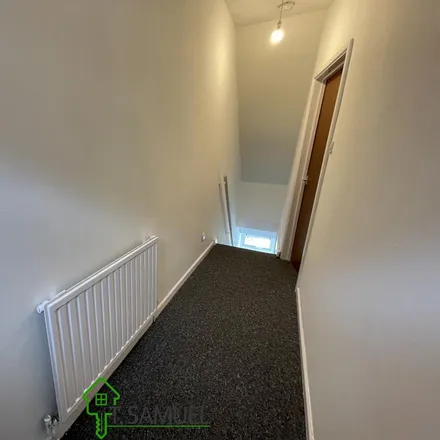 Image 2 - Vale View terrace, Miskin, CF45 3YS, United Kingdom - Townhouse for rent