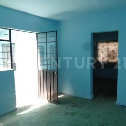 Buy this 4 bed house on Segunda Cerrada Progreso in Colonia Santa María Tomatlán, 09870 Mexico City