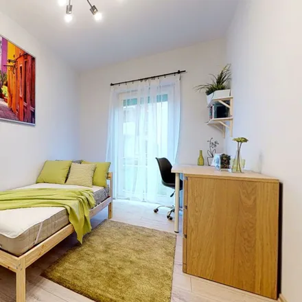 Rent this 4 bed room on Generała Walerego Wróblewskiego 21 in 93-578 Łódź, Poland