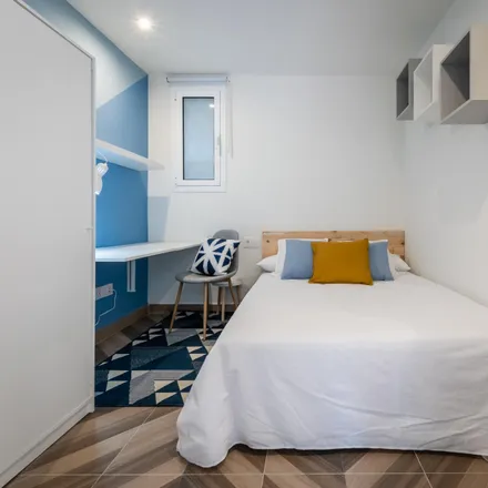 Rent this 4 bed room on El Corte Inglés in Plaça de Catalunya, 14