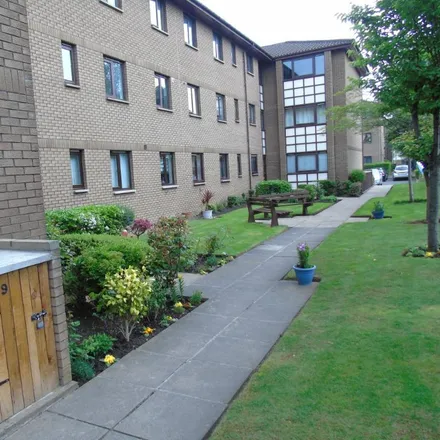Rent this 3 bed apartment on 23 Allanfield in City of Edinburgh, EH7 5YQ