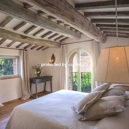 Rent this 5 bed house on Arezzo