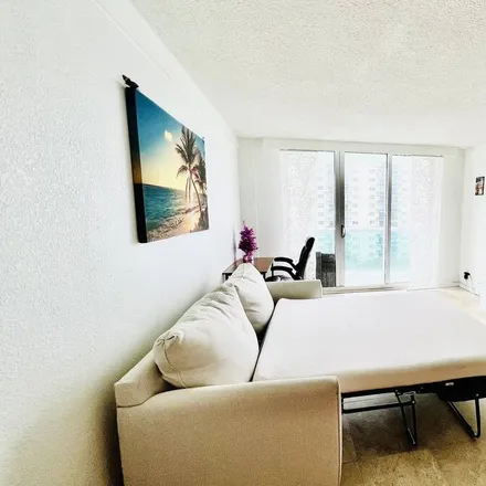 Rent this 1 bed apartment on Hollywood