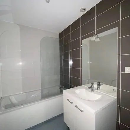 Rent this 3 bed apartment on 32 Rue de la Résistance in 42000 Saint-Étienne, France