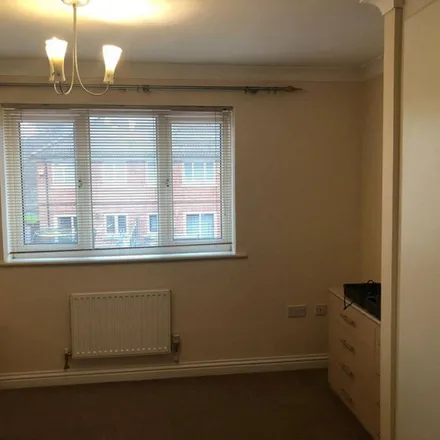 Image 6 - Bluebell Close, London, UB5 5TW, United Kingdom - Apartment for rent