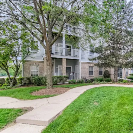Rent this 2 bed condo on Lake Street in Addison, IL 60101