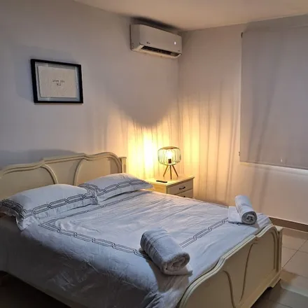 Rent this 2 bed apartment on Ecuador in Lorenzo de Garaycoa, 090308