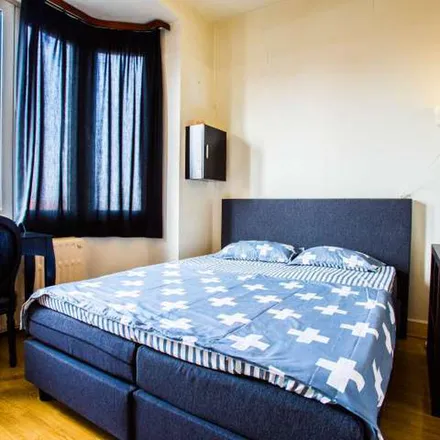 Rent this 2 bed apartment on Grande rue au Bois - Grote Bosstraat 142 in 1030 Schaerbeek - Schaarbeek, Belgium