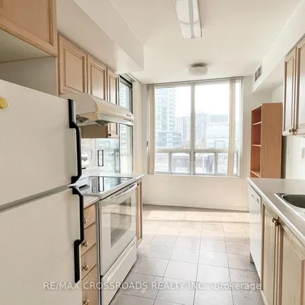 Image 3 - 238 Doris Avenue, Toronto, ON M2N 6W1, Canada - Apartment for rent