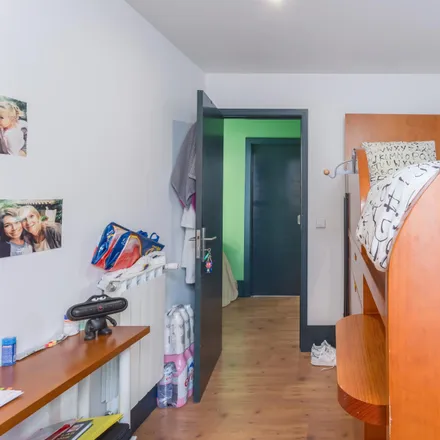 Rent this 9 bed room on Travessa de Luz Soriano in 4200-143 Porto, Portugal
