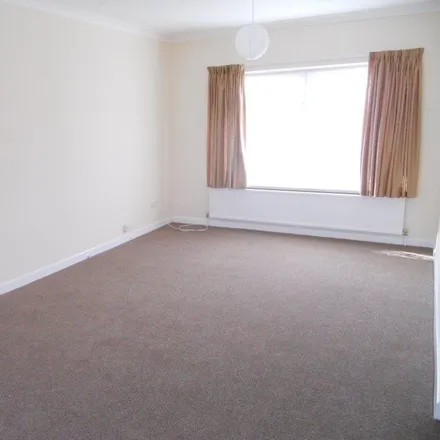 Image 3 - Laburnum Way, Penarth, CF64 3NF, United Kingdom - Apartment for rent