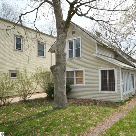 Buy this studio house on 812 Webster Street in Traverse City, MI 49686