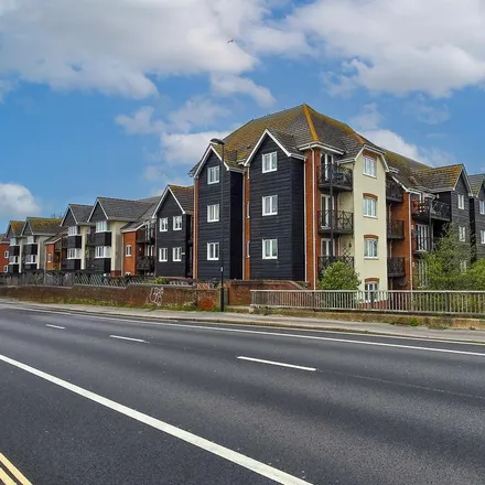 Rent this 2 bed apartment on Priory Riverside in 16 Priory Avenue, Southampton