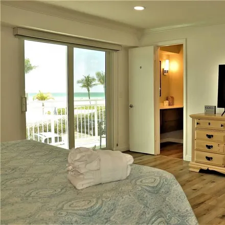 Image 5 - Siesta Key, FL, 34242 - Condo for rent