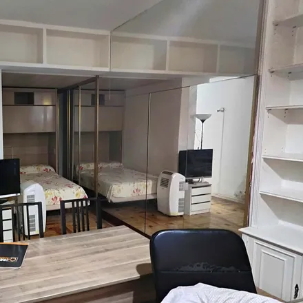 Rent this studio apartment on Parroquia de San Juan de la Cruz in Plaza de San Juan de la Cruz, 2