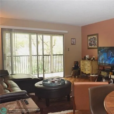 Image 3 - 2176 South Cypress Bend Drive, Pompano Beach, FL 33069, USA - Condo for sale