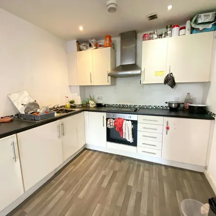 Image 1 - Hulme High Street, Manchester, M15 5GX, United Kingdom - Apartment for rent