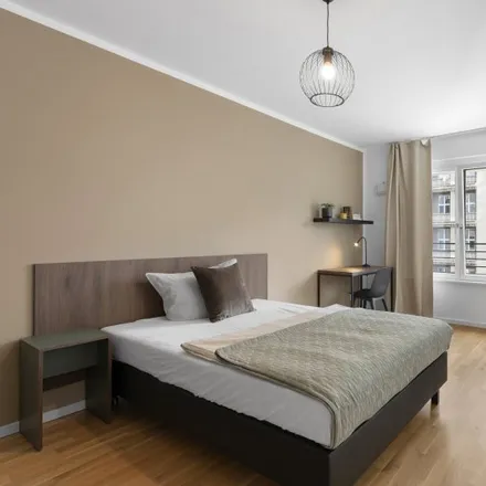 Rent this 6 bed room on Neuhaus in Mohrenstraße, 10117 Berlin