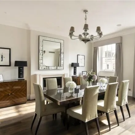 Image 6 - 49 Eaton Place, London, SW1X 8BY, United Kingdom - Apartment for sale