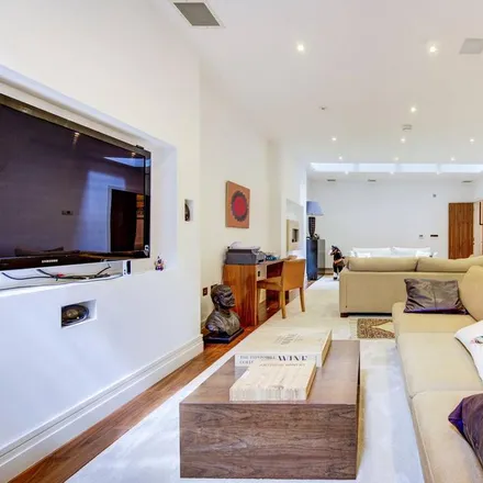 Rent this 3 bed house on 22 Petersham Mews in London, SW7 5NR