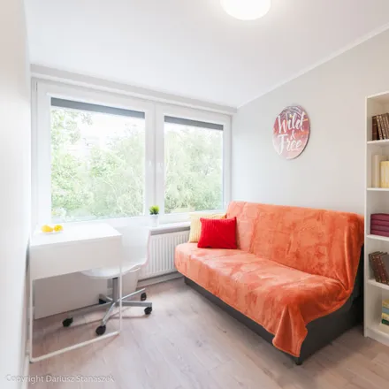 Rent this 6 bed room on Tylmana Gamerskiego 3 in 00-089 Warsaw, Poland