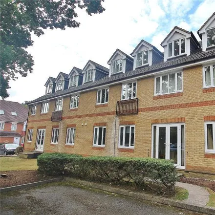 Rent this 2 bed apartment on Alexandra Gardens in Knaphill, GU21 2DH