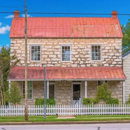 Image 2 - 475 West Main Street, Fredericksburg, TX 78624, USA - House for sale