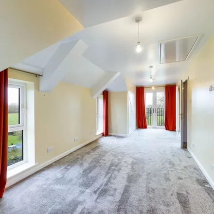 Rent this 6 bed apartment on Tirlebrook Grange in Tewkesbury, GL20 8UE