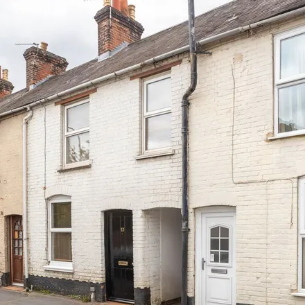 Rent this 2 bed townhouse on Livingstone Road in Newbury, RG14 7FW