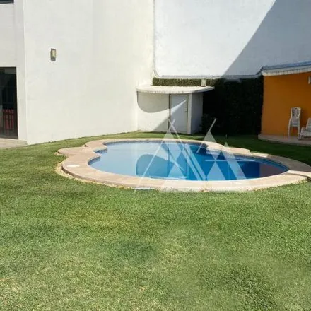 Buy this 4 bed house on Privada General Manuel Moreno Rodríguez in Fraccionamiento Sumiya, 62564 Cuernavaca