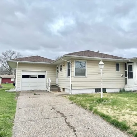 Buy this 2 bed house on 632 16th Street in Silvis, IL 61282