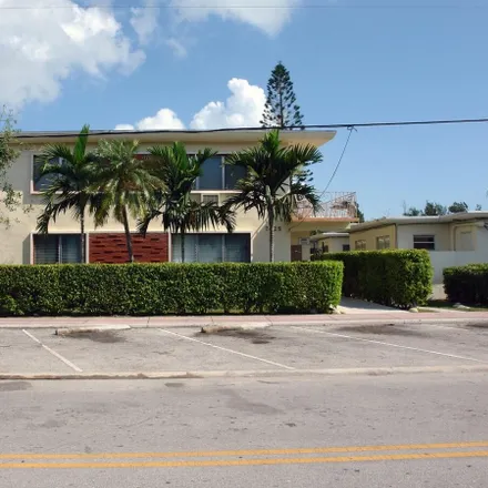 Image 1 - 2025 Calais Drive, Isle of Normandy, Miami Beach, FL 33141, USA - Apartment for rent