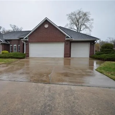 Buy this 3 bed house on 2480 Cardinal Drive in Springdale, AR 72764